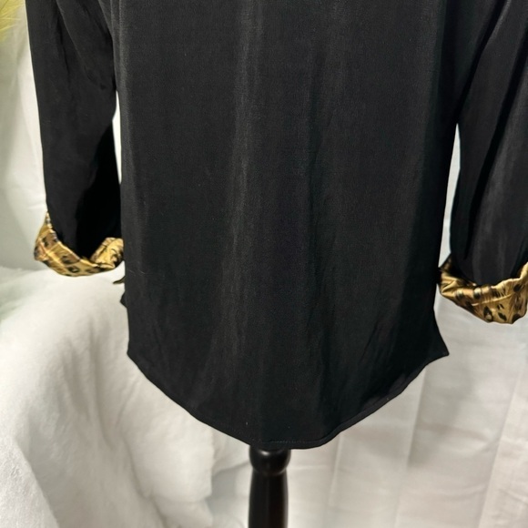 Chico’s Travelers Black Silky Cardigan W/Animal Print Lining Size 1 US S/M - Picture 7 of 10